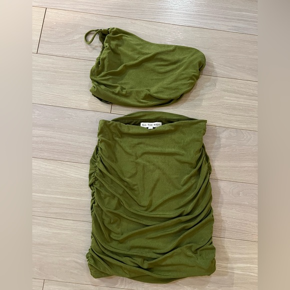 ALL THE WAYS Denice Ruched Skirt Set in Green - Picture 4 of 5